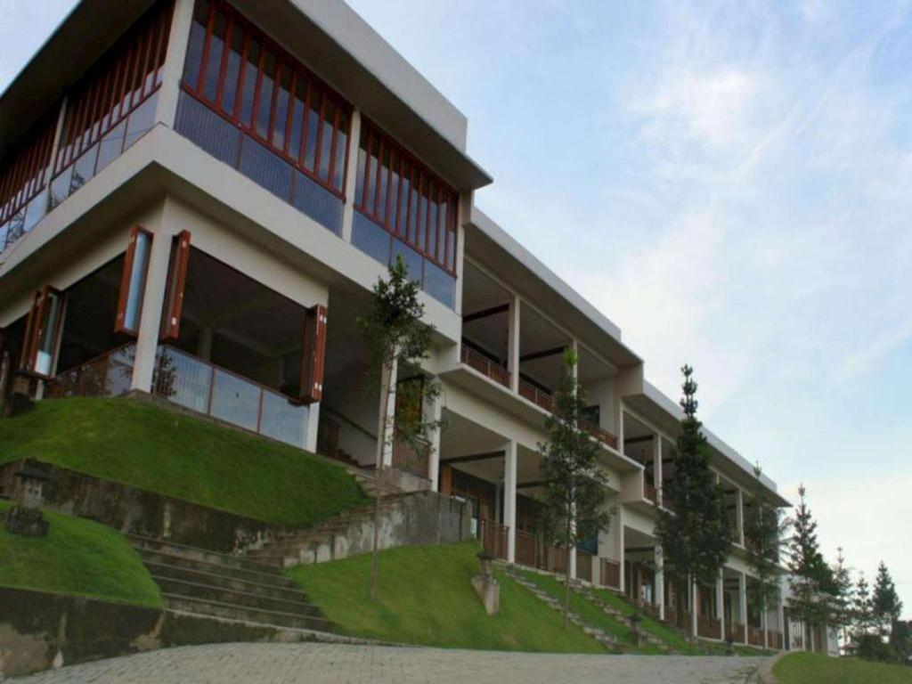 Jimmers Mountain Resort Puncak Exterior photo