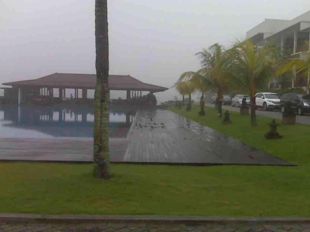 Jimmers Mountain Resort Puncak Exterior photo